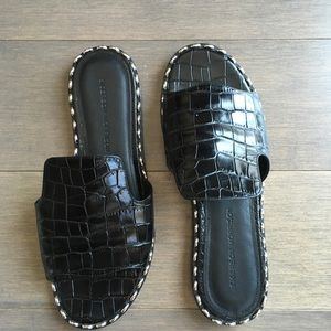 Sigerson Morrison croc- embossed slides